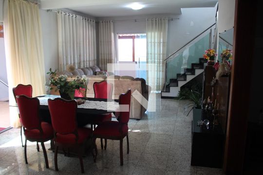 Sala de casa à venda com 4 quartos, 330m² em Diamante, Belo Horizonte