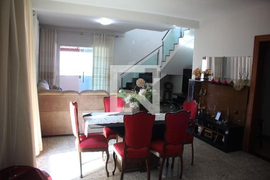 Sala de casa à venda com 4 quartos, 330m² em Diamante, Belo Horizonte