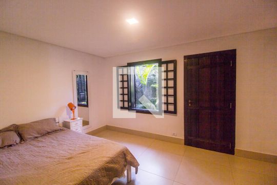 Quarto de apartamento para alugar com 5 quartos, 390m² em Morada dos Pássaros, Barueri