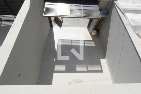 Garagem de casa à venda com 3 quartos, 113m² em Cupecê, São Paulo