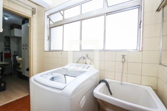 Lavanderia de apartamento para alugar com 2 quartos, 66m² em Real Parque, São Paulo