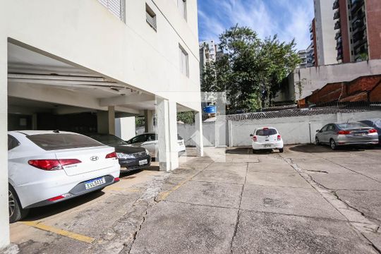 Garagem de apartamento para alugar com 2 quartos, 66m² em Real Parque, São Paulo