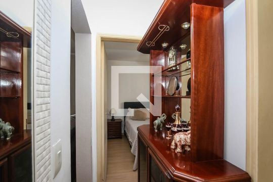 Banheiro Corredor de apartamento para alugar com 2 quartos, 66m² em Real Parque, São Paulo