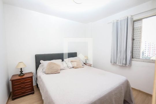 Quarto 1 de apartamento para alugar com 2 quartos, 66m² em Real Parque, São Paulo