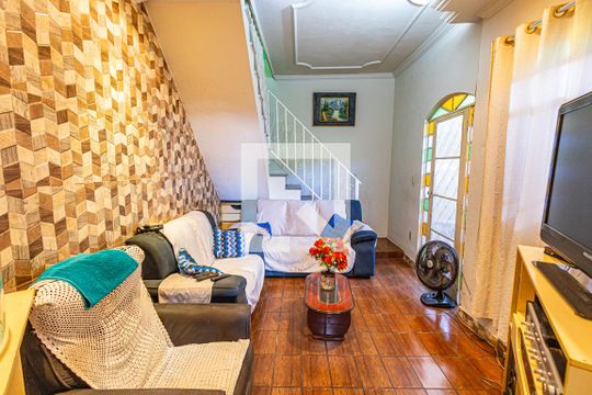 Sala de casa à venda com 3 quartos, 160m² em Coqueiros, Belo Horizonte