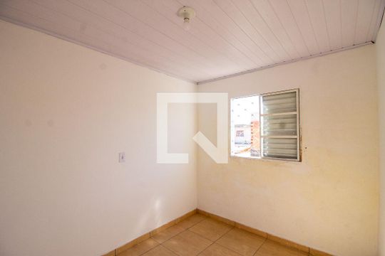 Quarto de casa para alugar com 1 quarto, 32m² em Jardim Presidente Dutra, Guarulhos