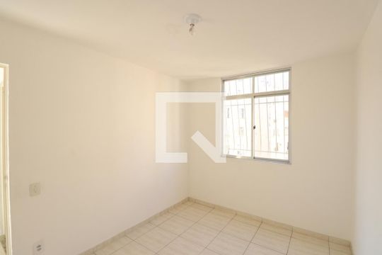 Quarto 2 de apartamento para alugar com 2 quartos, 56m² em Mutondo, São Gonçalo