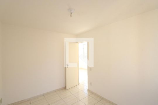 Quarto 2 de apartamento para alugar com 2 quartos, 56m² em Mutondo, São Gonçalo
