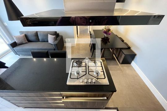Cozinha de apartamento para alugar com 2 quartos, 80m² em Vila Alexandria, São Paulo