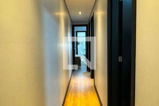 Corredor de casa à venda com 3 quartos, 120m² em Jardim Iracema/aldeia, Barueri