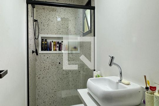 Banheiro da Suíte 1 de casa à venda com 3 quartos, 120m² em Jardim Iracema/aldeia, Barueri