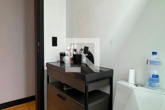Banheiro Corredor de casa à venda com 3 quartos, 120m² em Jardim Iracema/aldeia, Barueri