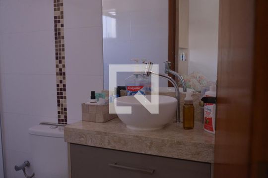 Banheiro da Suíte de apartamento à venda com 3 quartos, 160m² em Jardim Santo Antônio, Santo André