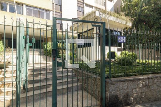 Fachada de apartamento à venda com 2 quartos, 105m² em Higienópolis, São Paulo