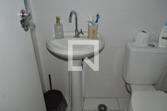 Banheiro de apartamento à venda com 2 quartos, 42m² em Cambuci, São Paulo