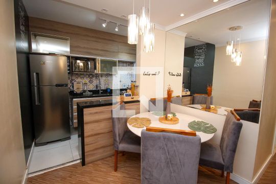 Sala de apartamento para alugar com 2 quartos, 58m² em Jardim Monte Alegre, Taboão da Serra