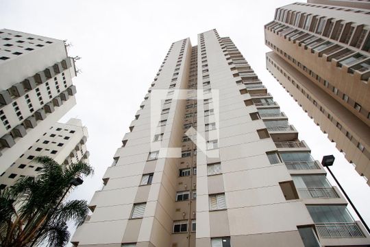 Fachada do bloco de apartamento para alugar com 2 quartos, 58m² em Jardim Monte Alegre, Taboão da Serra