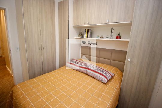 Quarto 1 de apartamento para alugar com 2 quartos, 58m² em Jardim Monte Alegre, Taboão da Serra