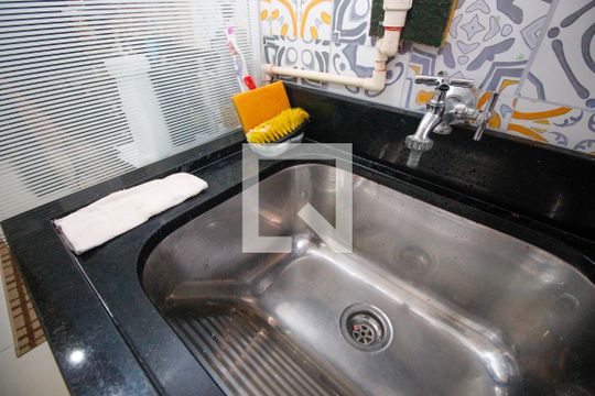 Área de Serviço de apartamento para alugar com 2 quartos, 58m² em Jardim Monte Alegre, Taboão da Serra