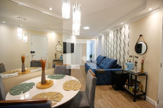 Sala de apartamento para alugar com 2 quartos, 58m² em Jardim Monte Alegre, Taboão da Serra