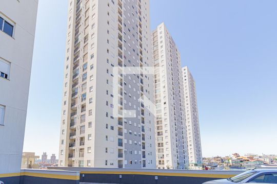 Fachada de apartamento para alugar com 2 quartos, 37m² em Jardim Copiuva, Carapicuíba