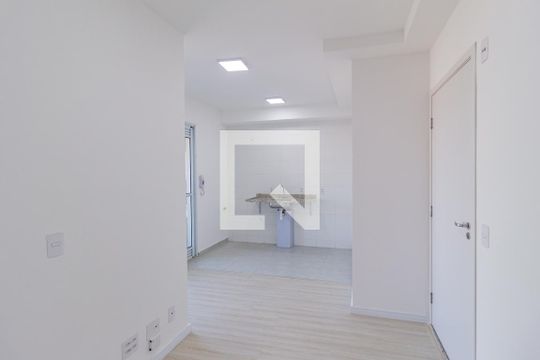 Apartamento para alugar com 2 quartos, 37m² em Jardim Copiuva, Carapicuíba