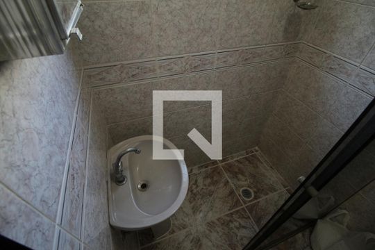 Banheiro de casa para alugar com 1 quarto, 49m² em Chácara Mafalda, São Paulo
