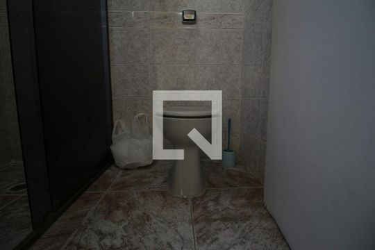 Banheiro de casa para alugar com 1 quarto, 49m² em Chácara Mafalda, São Paulo