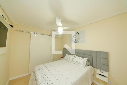 Quarto 1 de casa à venda com 2 quartos, 200m² em Vila Ema, São Paulo