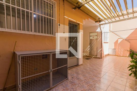 Quintal de casa para alugar com 4 quartos, 185m² em Pinheiros, São Paulo