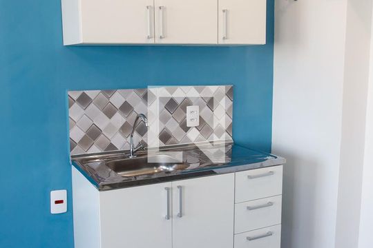 Cozinha de kitnet/studio para alugar com 1 quarto, 24m² em Bonfim, Osasco