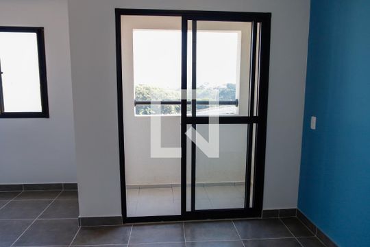 Sacada de apartamento para alugar com 1 quarto, 24m² em Bonfim, Osasco