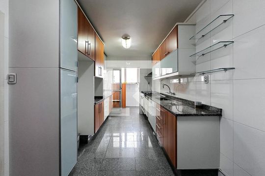 Cozinha de apartamento para alugar com 4 quartos, 205m² em Santo Amaro, São Paulo