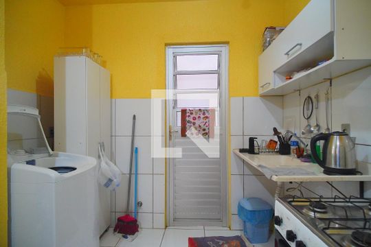 Cozinha de apartamento à venda com 2 quartos, 42m² em Campina, São Leopoldo