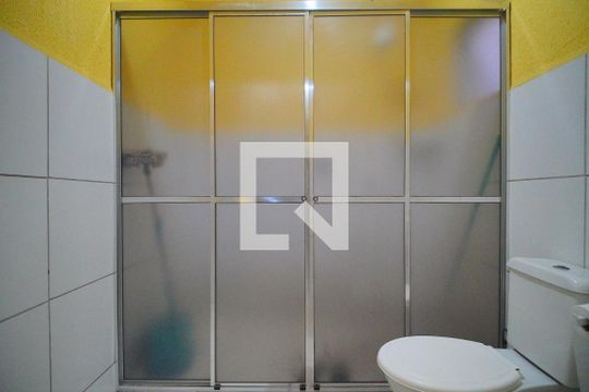 Banheiro de apartamento à venda com 2 quartos, 42m² em Campina, São Leopoldo