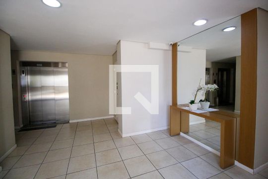 Hall social de apartamento à venda com 3 quartos, 64m² em Vila Praia, São Paulo