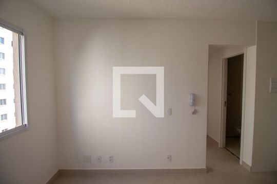 Sala de apartamento para alugar com 2 quartos, 33m² em Itaquera, São Paulo