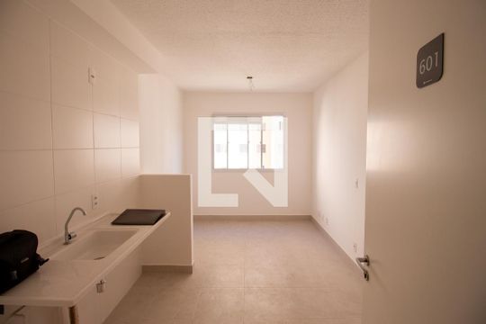 Apartamento para alugar com 2 quartos, 33m² em Itaquera, São Paulo