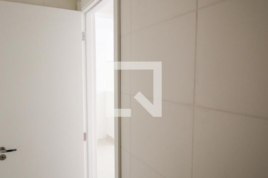 Banheiro de apartamento para alugar com 2 quartos, 33m² em Itaquera, São Paulo