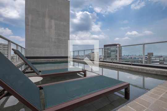 Piscina de kitnet/studio à venda com 1 quarto, 27m² em Pinheiros, São Paulo