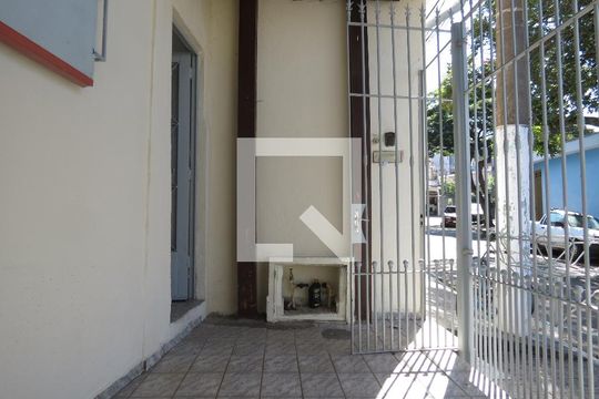 Quintal de casa para alugar com 2 quartos, 110m² em Parque Itaberaba, São Paulo