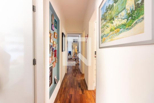 Corredor de apartamento à venda com 3 quartos, 106m² em Vila São Francisco, Osasco