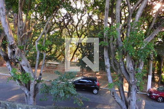 Vista da Rua de casa à venda com 3 quartos, 240m² em Jardim Vera Cruz, São Paulo