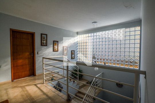 Escada de casa à venda com 3 quartos, 312m² em Parque São Vicente, Mauá