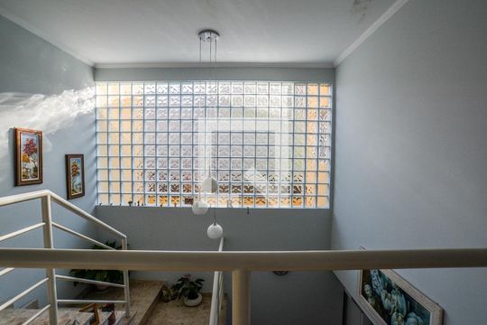 Escada de casa à venda com 3 quartos, 312m² em Parque São Vicente, Mauá