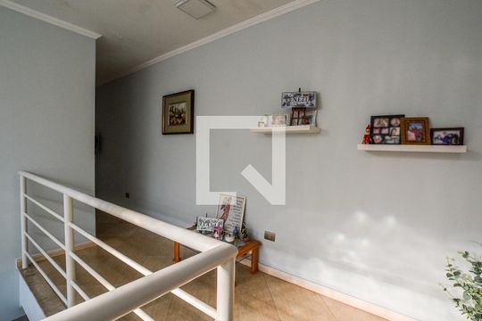 Escada de casa à venda com 3 quartos, 312m² em Parque São Vicente, Mauá