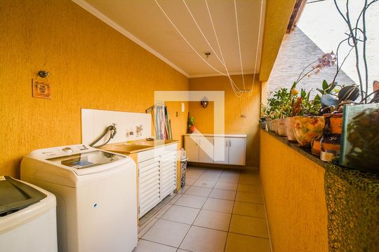 Área de Serviço de casa à venda com 3 quartos, 312m² em Parque São Vicente, Mauá