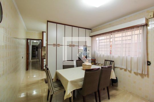 Cozinha de casa à venda com 4 quartos, 212m² em Vila Canero, São Paulo