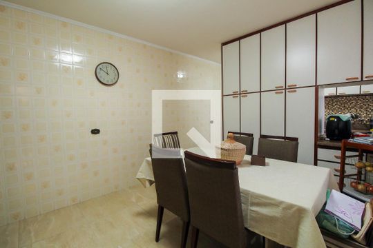 Cozinha de casa à venda com 4 quartos, 212m² em Vila Canero, São Paulo