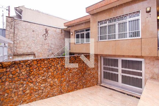 Garagem de casa à venda com 4 quartos, 212m² em Vila Canero, São Paulo